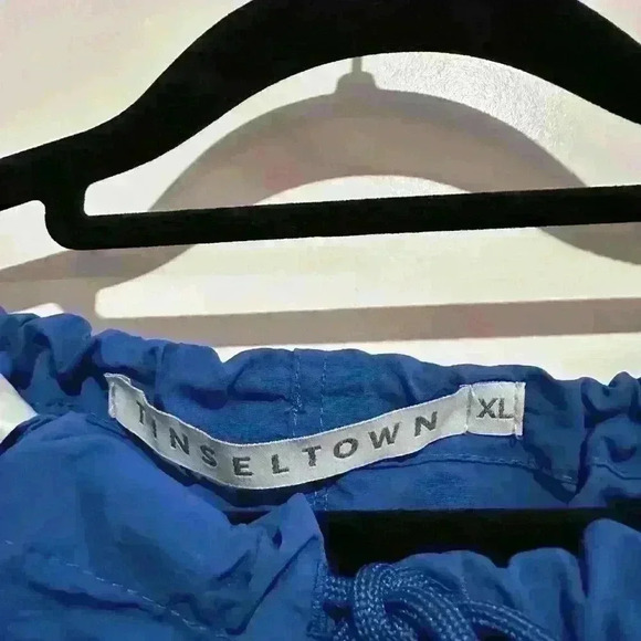 Tinseltown Royal Blue Plus Size Cargo Pants - XL -NWT - Picture 3 of 4